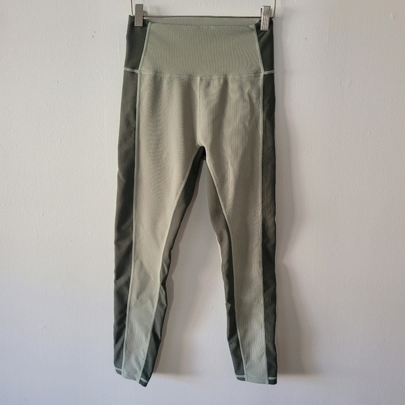 Wilo Anthropologie Ribbed Colorblock Two Tone Sage Green Leggings Medium - Picture 1 of 10